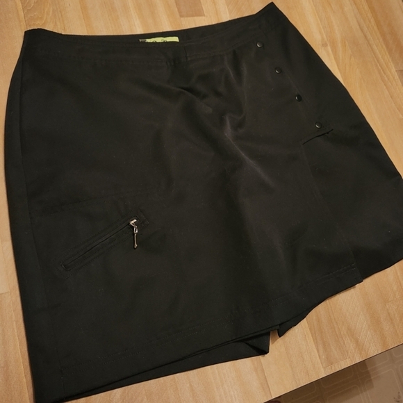 2aTee Boutique • Golf Skort - Picture 7 of 7